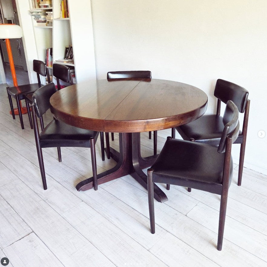 Table en bois de noyer