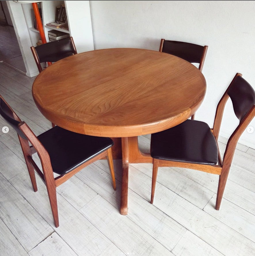 Table scandinave en bois d'orme