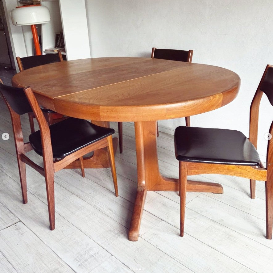 Table scandinave en bois d'orme