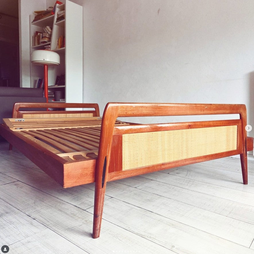 Lit de la marque Swiss Teak