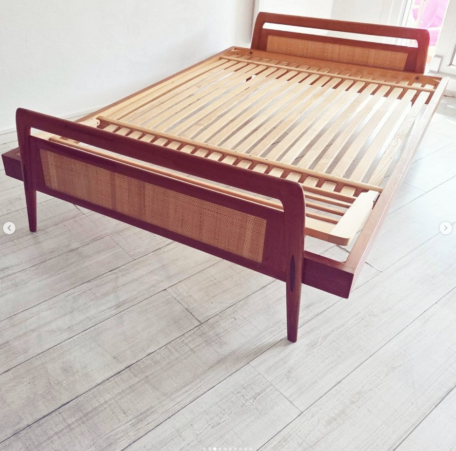 Lit de la marque Swiss Teak