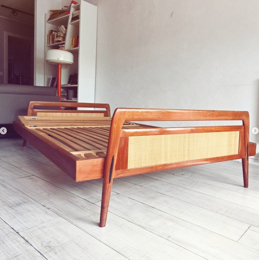 Lit de la marque Swiss Teak