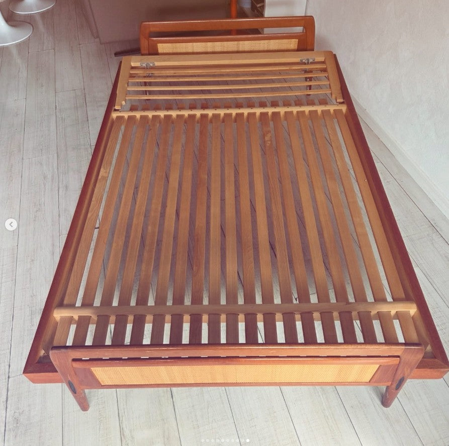 Lit de la marque Swiss Teak