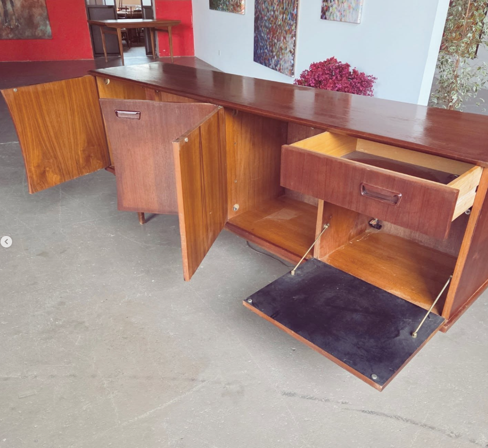 Grand buffet/ sideboard danois par Kofod Larsen