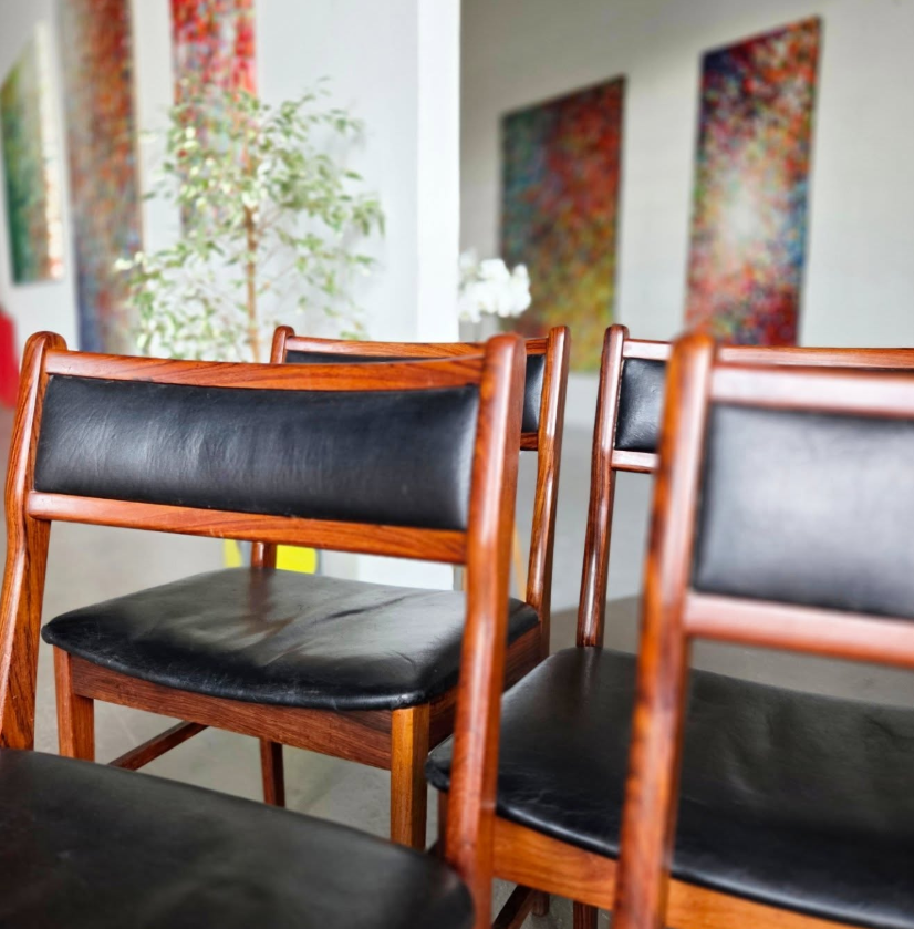 Suite de 4 chaises danoises par Vestervig Eriksen pour Lystrup Danemark 🇩🇰