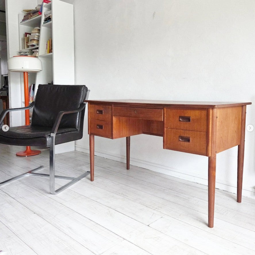 Bureau danois des années 60