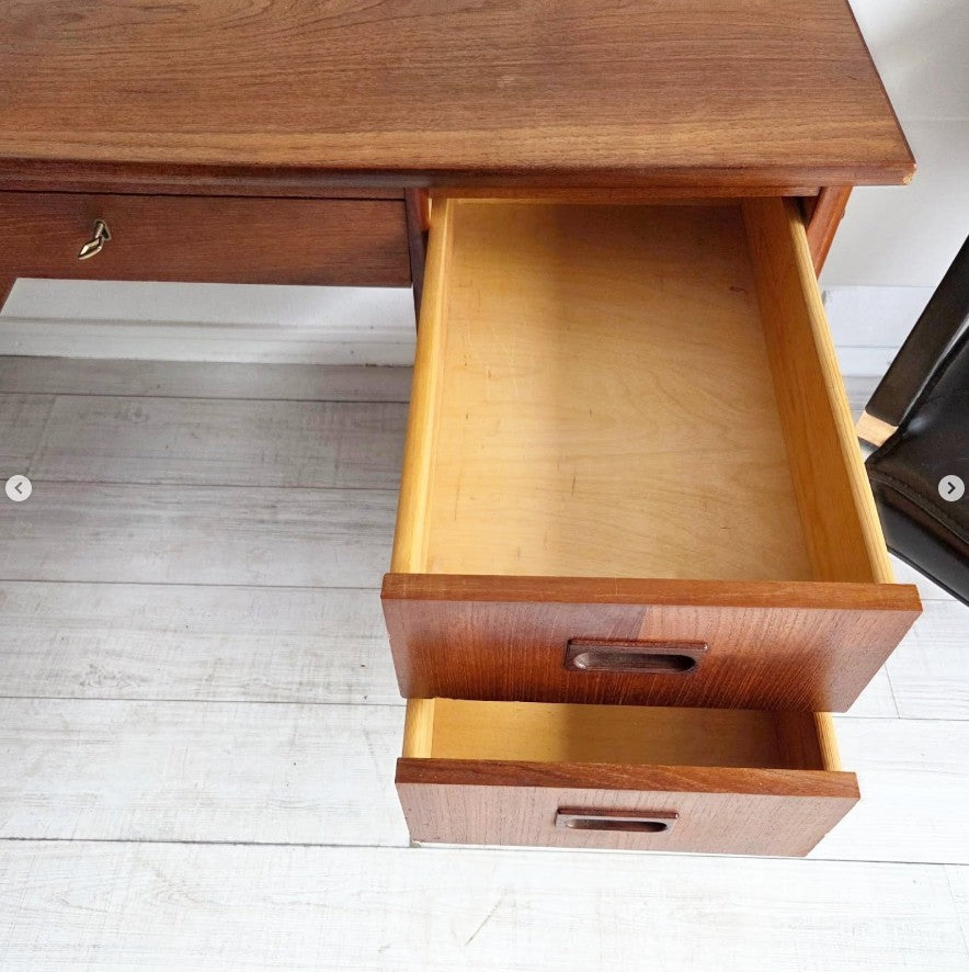 Bureau danois des années 60
