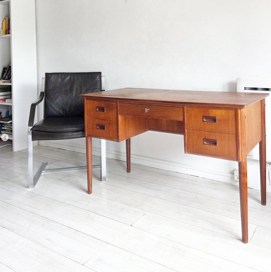 Bureau danois des années 60