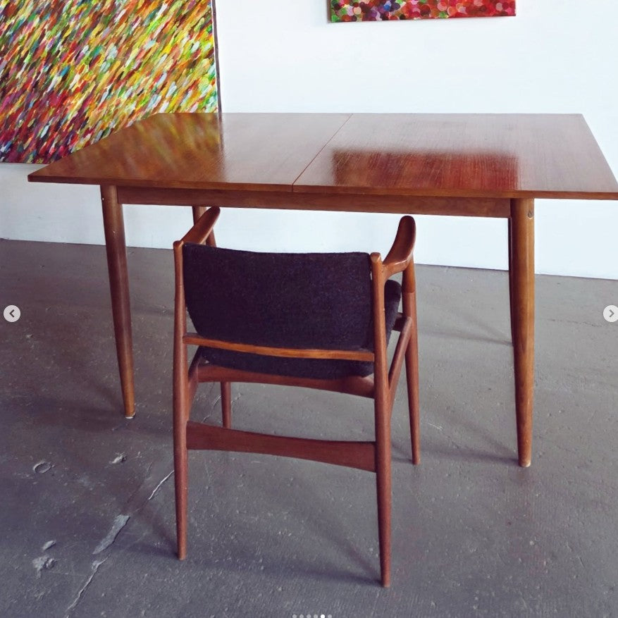 Table scandinave en teck