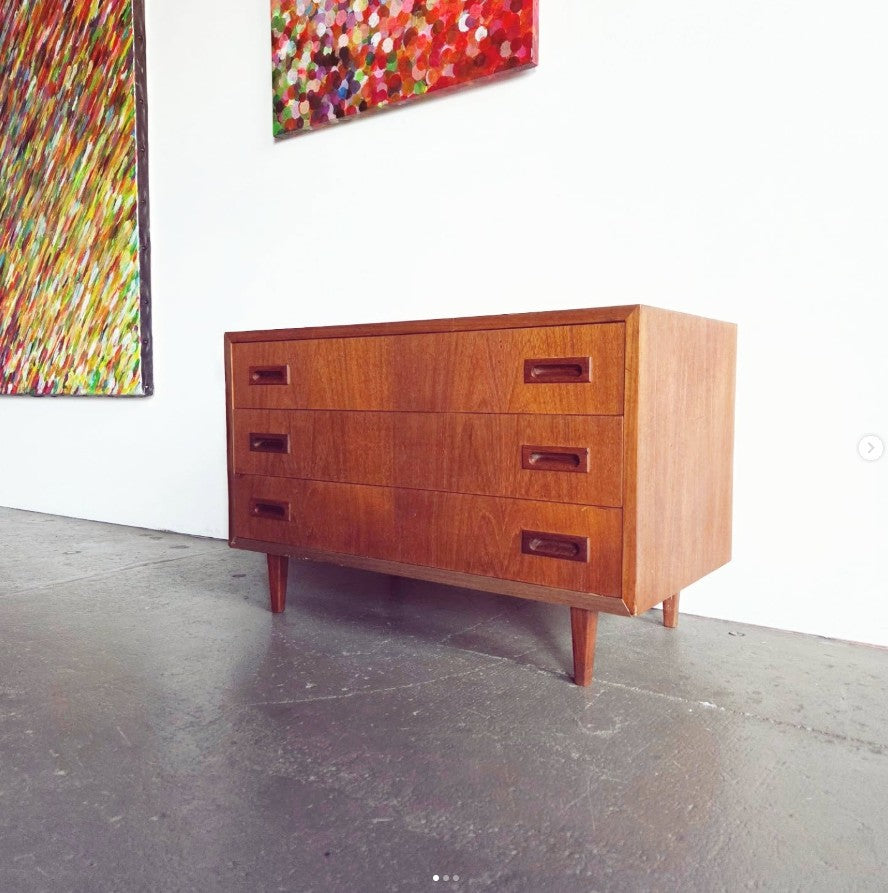 Commode scandinave