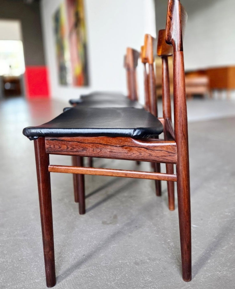 4 chaises Danoises