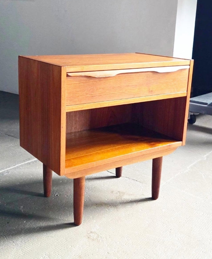 Table de chevet