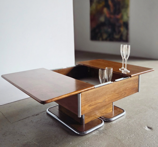 Table basse en bois et chrome