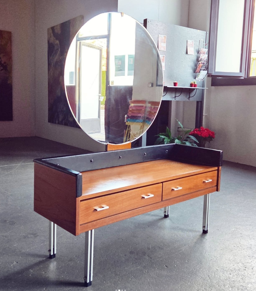 Coiffeuse scandinave