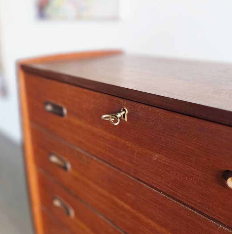 Commode danoise Teck