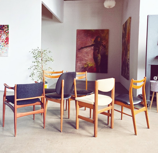 Chaises dépareillées