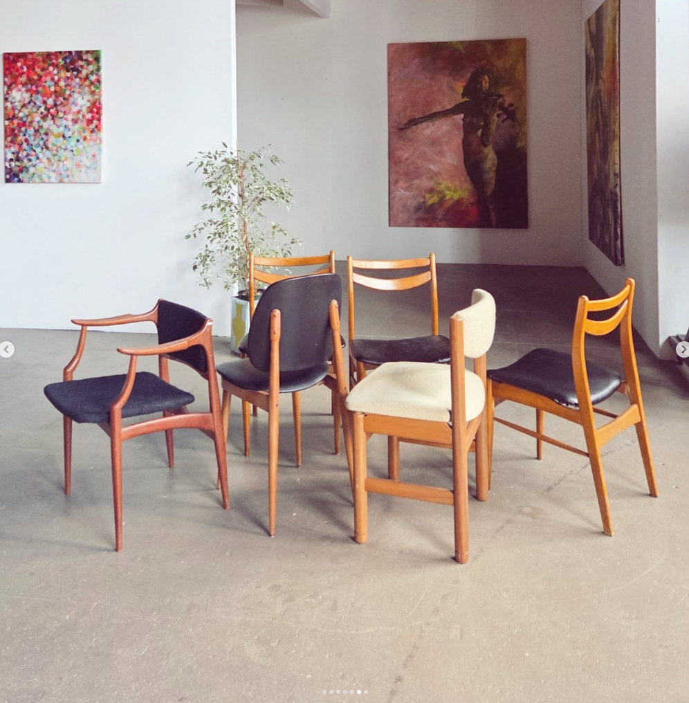 Chaises dépareillées