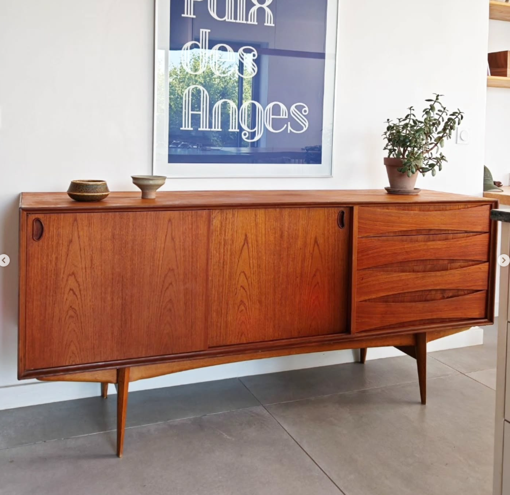 Sideboard / Buffet