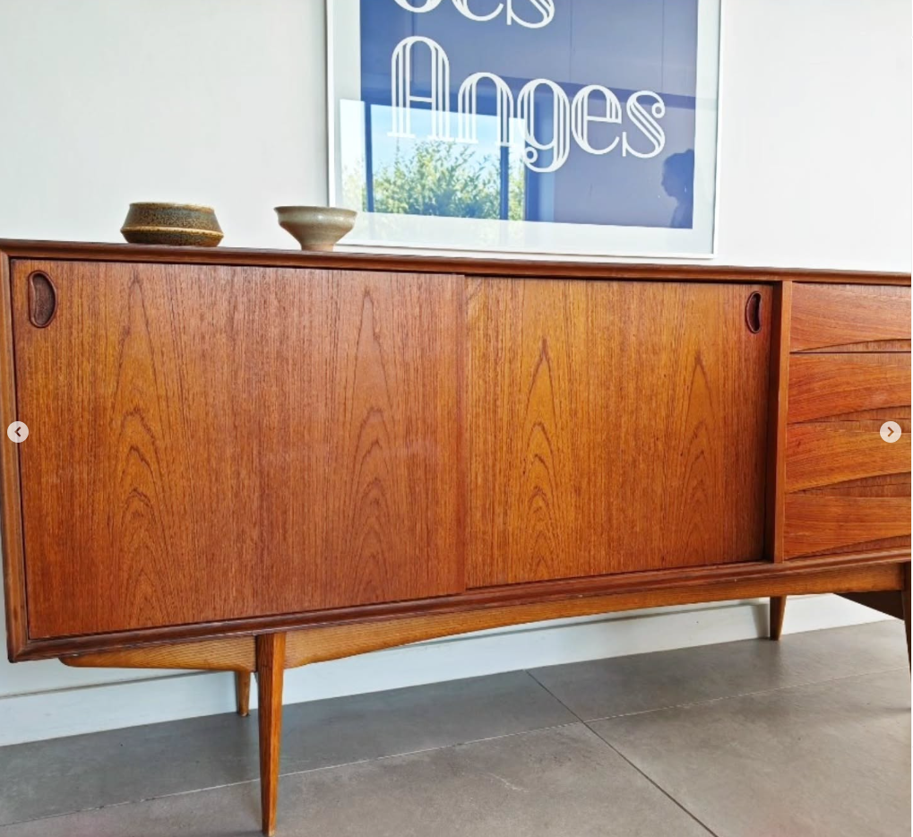 Sideboard / Buffet