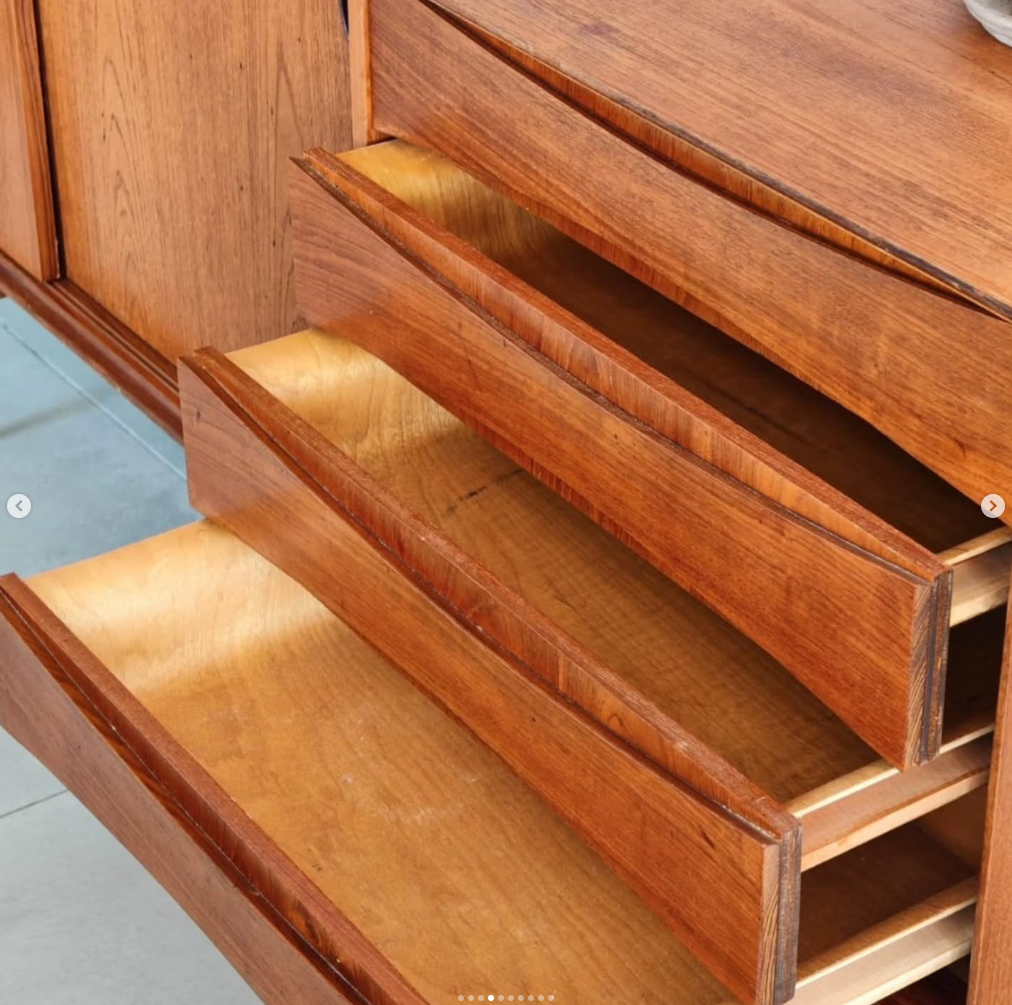 Sideboard / Buffet