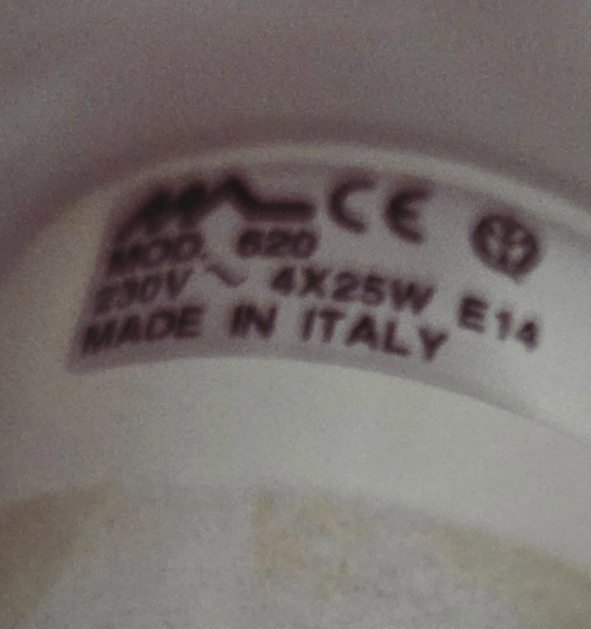 Lampe Pipistrello par Gae Aulenti pour Martinelli Luce