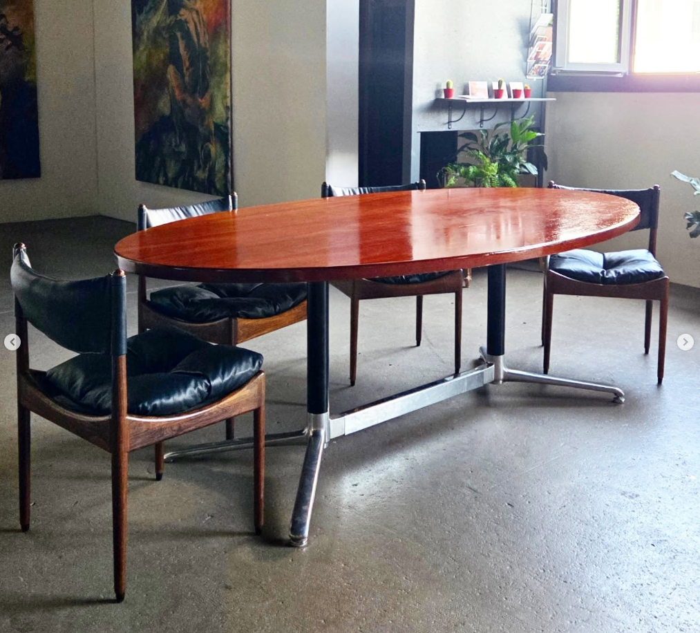 Table conference dans le gout de Charles et Ray Eames