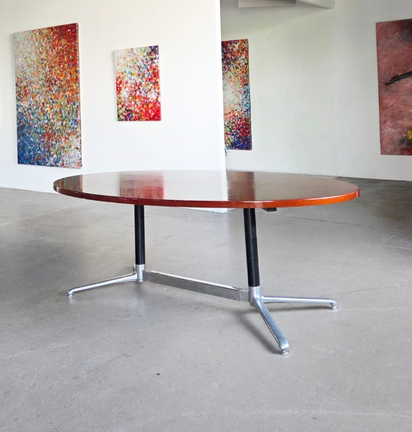 Table conference dans le gout de Charles et Ray Eames
