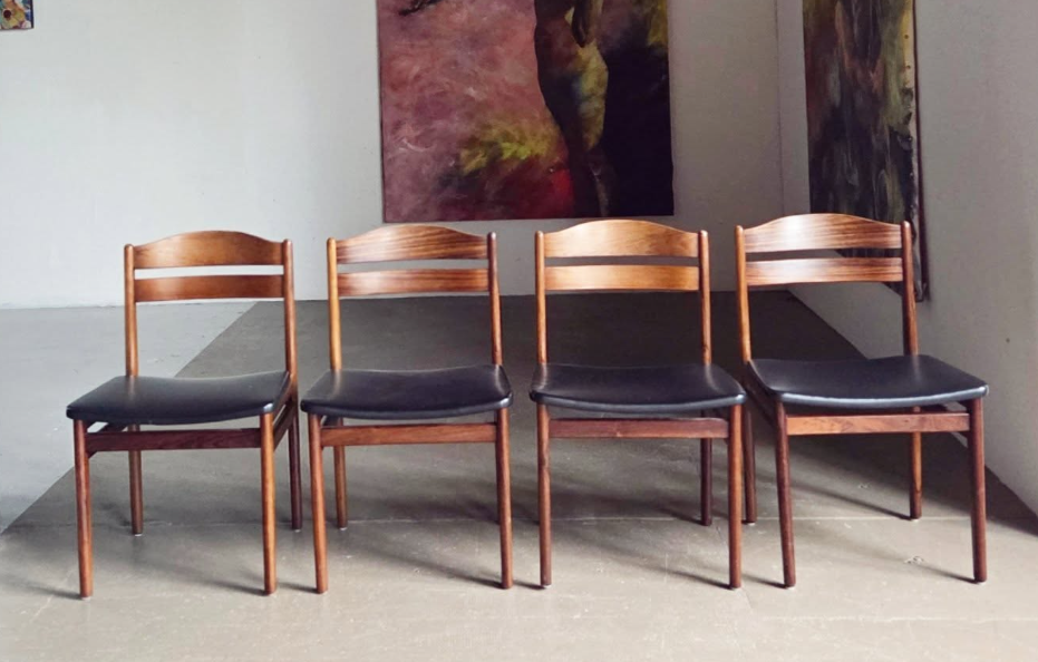 Lot de 4 chaises en palissandre de Rio par Rochebobois 🤍