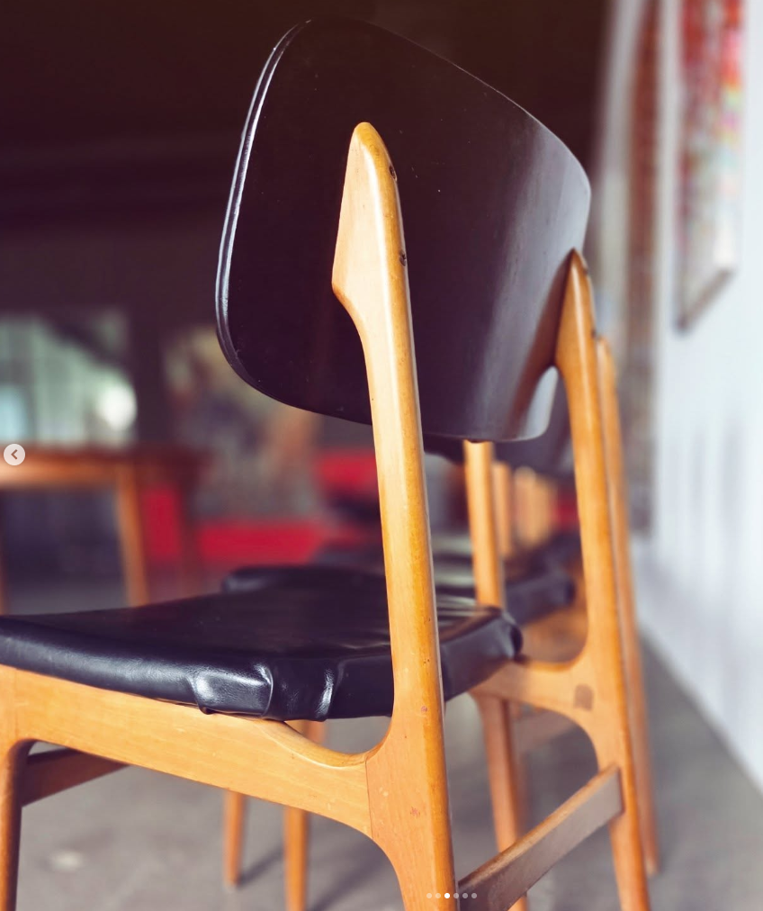 Lot de 6 chaises de la marque Stella ❤️