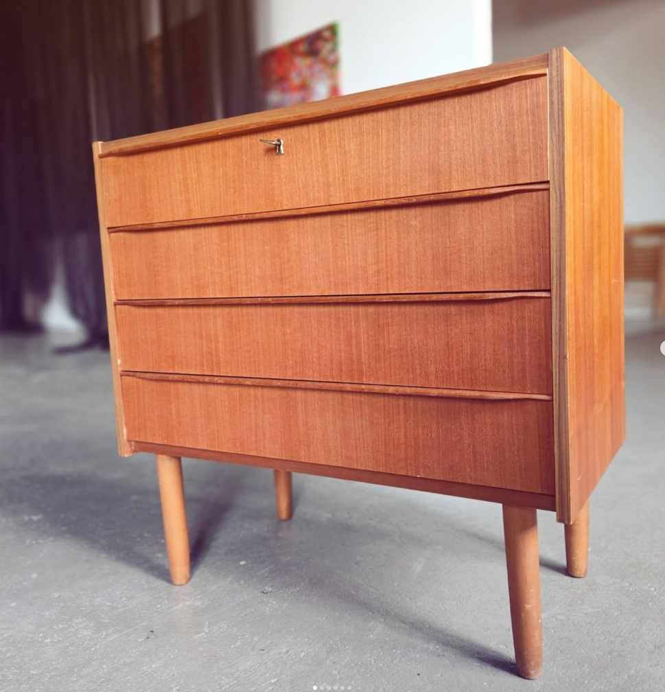 Commode scandinave