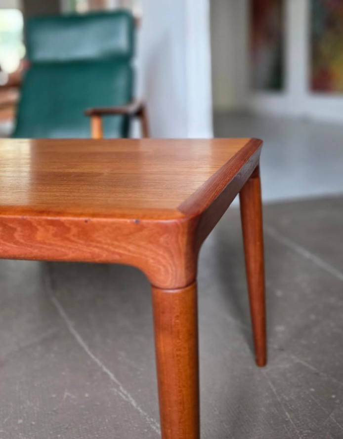 Table basse par Johannes Andersen🤍