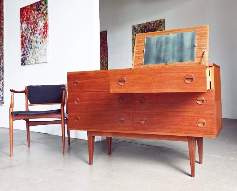 Coiffeuse / Sideboard scandinave Teck