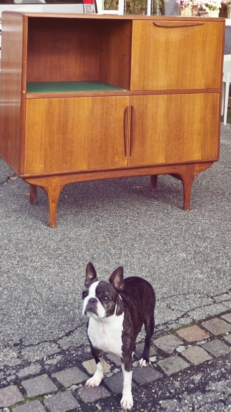 Petit buffet par designers Tricoire et Vecchione pour LV Meuble Tele Paris