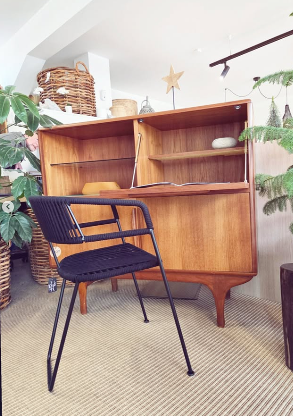 Petit buffet par designers Tricoire et Vecchione pour LV Meuble Tele Paris